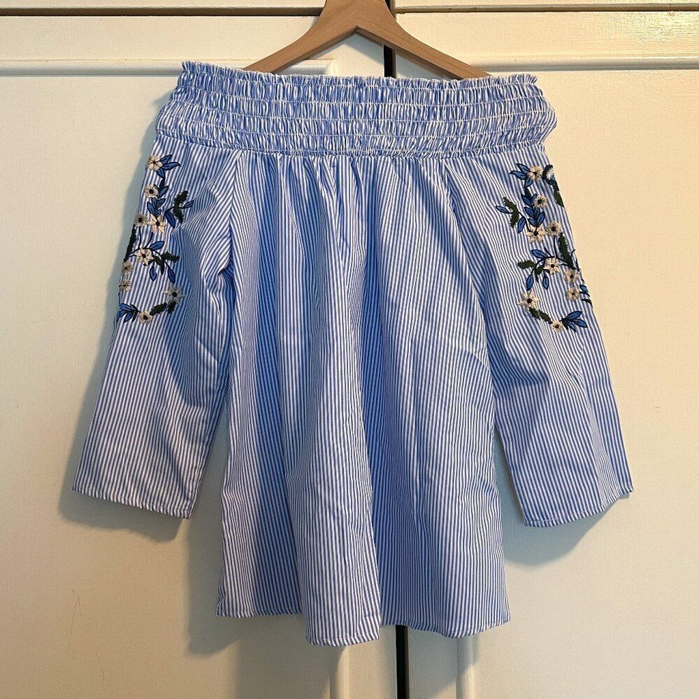 Q&A Off-Shoulder Blouse